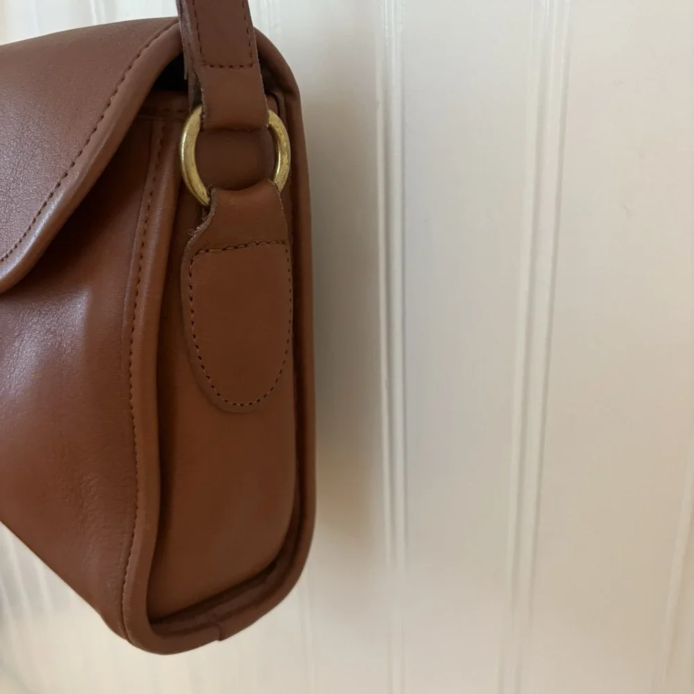 COACH Vintage Devon Crossbody Luxury British Tan Leather Shoulder Bag 9908